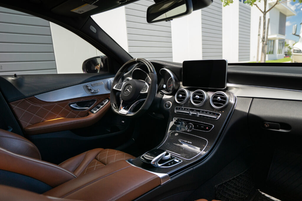 c63 interior 10