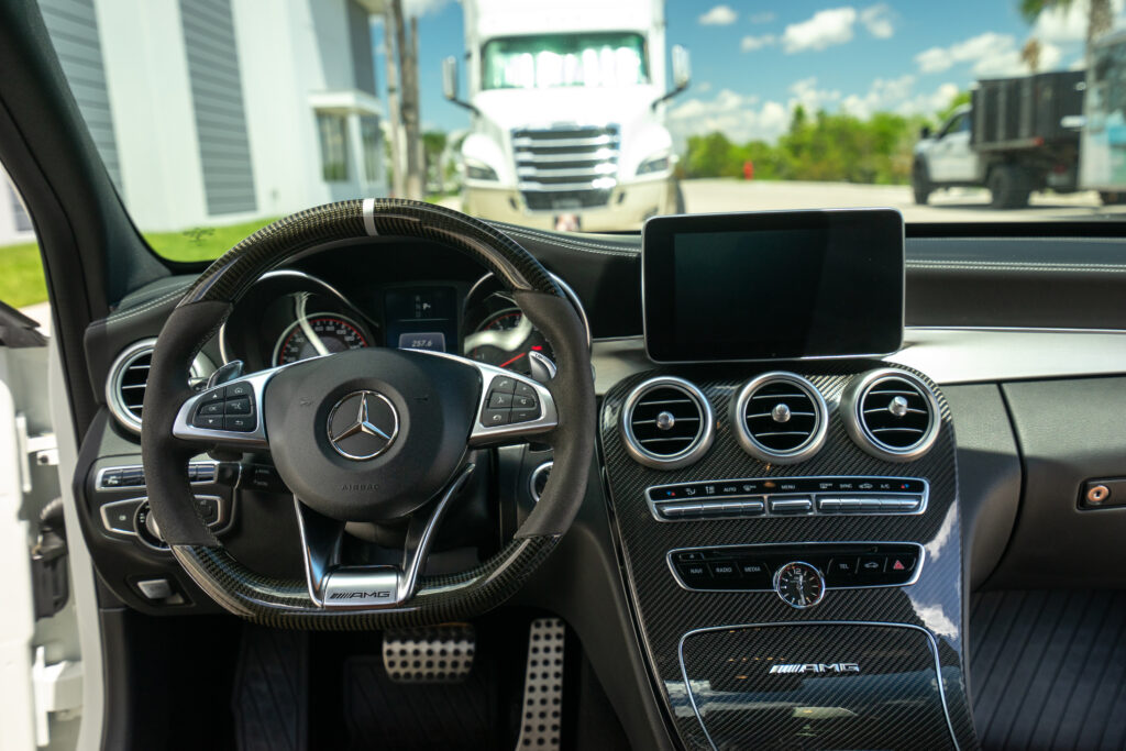 c63 interior 13