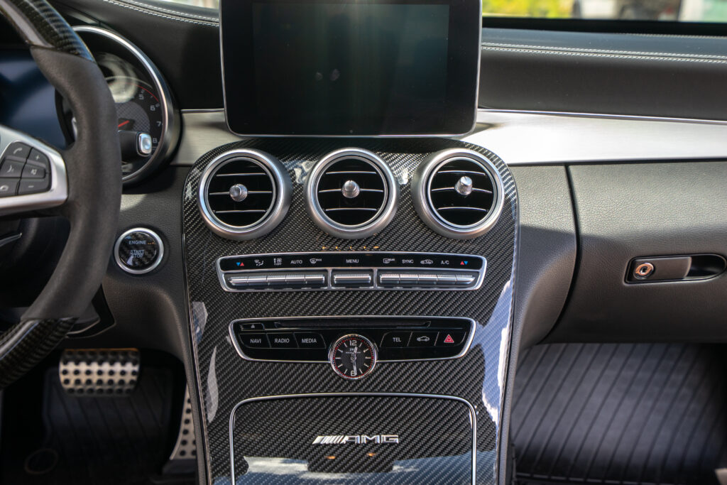 c63 interior 14