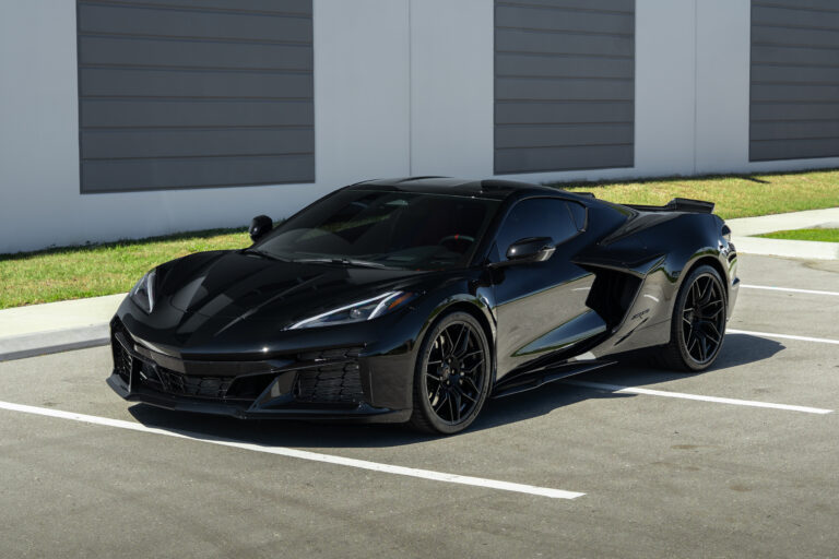 2025 black c8 z06 1