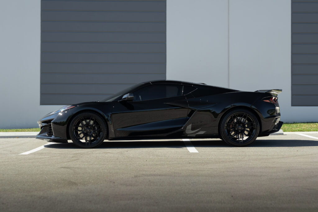 2025 black c8 z06 3
