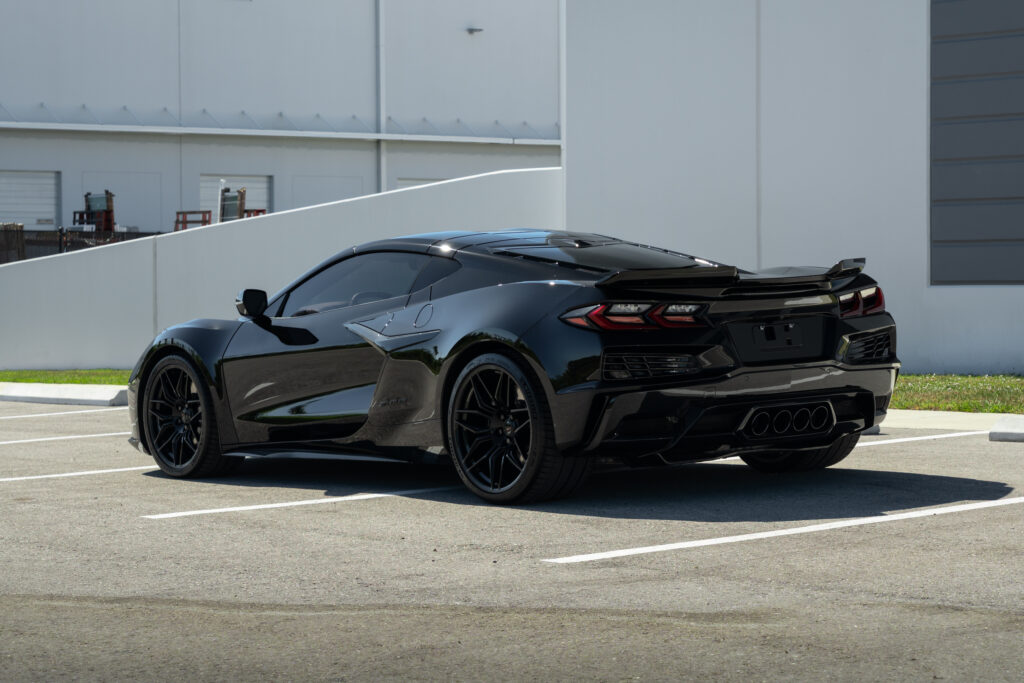 2025 black c8 z06 4